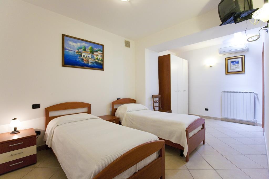 Olga'S Residence Relais Nerano Kamer foto